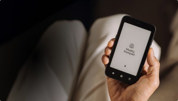 Mudita Kompakt Minimalist eInk Phone