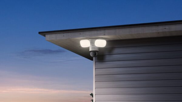 Reolink TrackFlex Floodlight Wi-Fi Camera