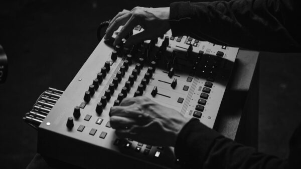 TR-1000 Rhythm Creator Drum Machine