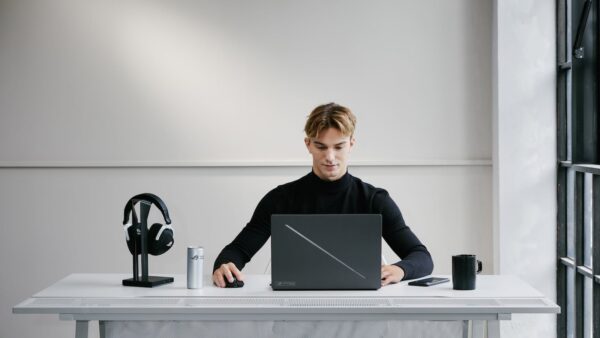 Asus Rog Zephyrus G16 Gaming Laptop