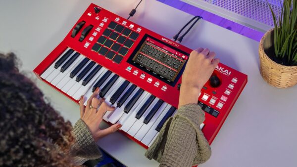 Akai Pro Mpc Key37 Standalone Production Keyboard