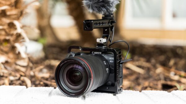 Professional Mirrorless Camera