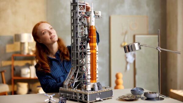 Lego Icons Artemis Space Launch System