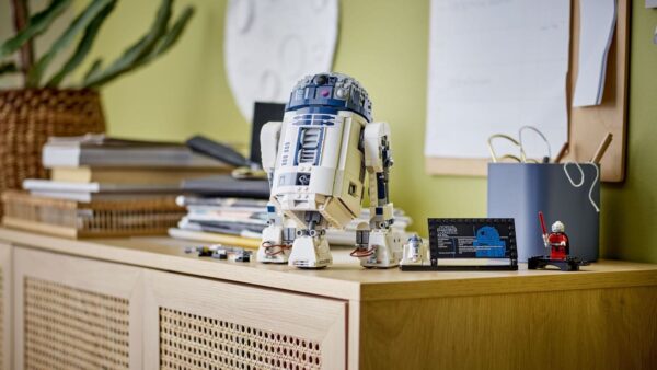 Lego Star Wars R2 D2 Buildable Toy
