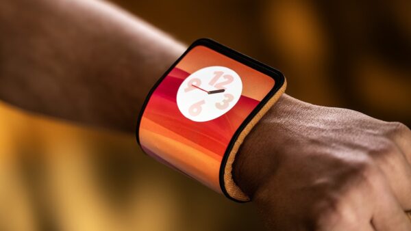 Motorola Adaptive Display Concept Smartphone