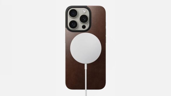 Nomad Magnetic Leather Back For Iphone 15