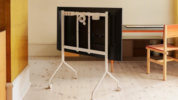 Pedestal Moon Rollin Functional Tv Stand
