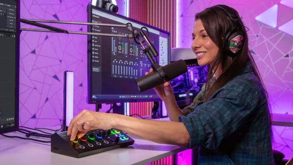 Roland Cast X Dua Bus Streaming Mixer