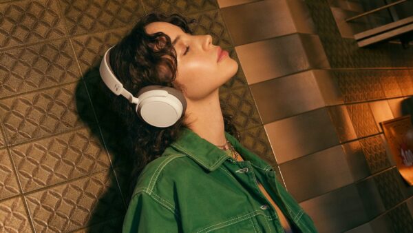 Sennheiser Accentum Plus Wireless Headphones