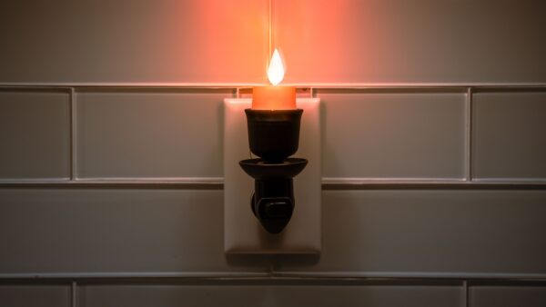 Velaflame Smart Candle Lightbulb
