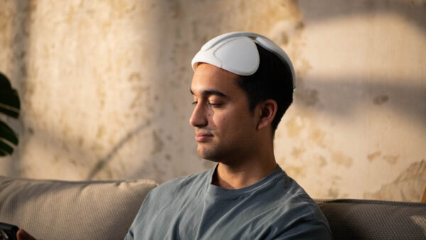 Niostem Smart Hair Loss Wearable